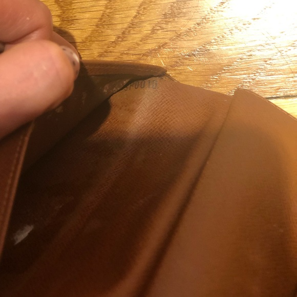 LV wallet - Picture 7 of 8